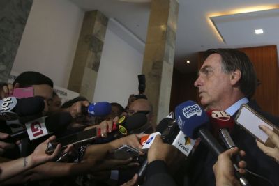 Bolsonaro diz que apoia suspenso da tabela do frete