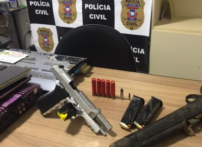 Armas e munies so apreendidas em investigao de furto a comrcio
