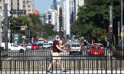 Brasil tem 28,6 mil novos casos de covid-19 e 72 bitos em 24 horas