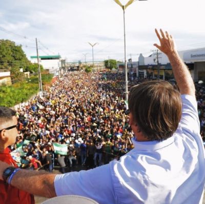 Bolsonaro participa de Marcha para Jesus em Manaus