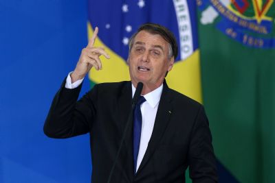 'Eu acredito nas Foras Armadas', diz Bolsonaro em meio a crise com militares