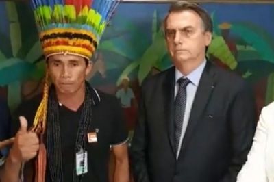 Em encontro com ndios, Bolsonaro ameaa cortar diretoria da Funai