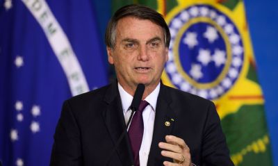 Governo 'joga dentro das quatro linhas' da Constituio, diz Bolsonaro