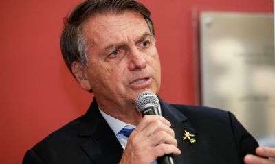​Bolsonaro fala em desvios trilionrios no perodo vermelho do Brasil