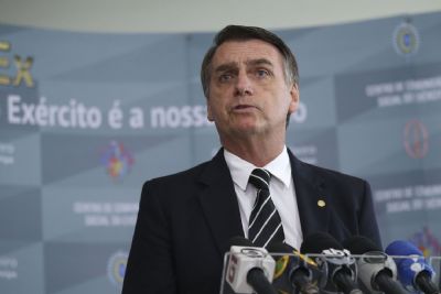 Bolsonaro escala Fora Nacional para protesto de indgenas em Braslia