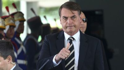 Presidente Bolsonaro deixa Palcio da Alvorada e segue para Planalto