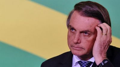 Bolsonaro sanciona lei que cria 'MEI caminhoneiro'