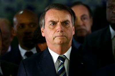 Bolsonaro entra com ao no STF contra derrubada de perfis de aliados em redes sociais