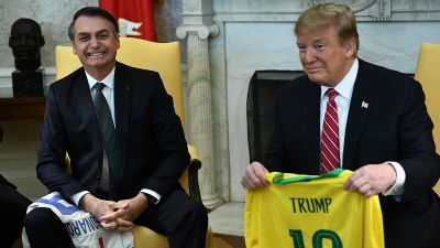 Trump recebe Bolsonaro e promete apoio  entrada do Brasil na OCDE