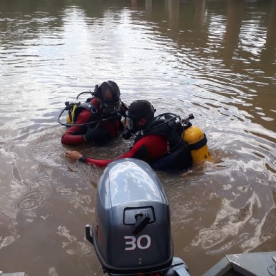 Mergulhadores do Corpo de Bombeiros localizam vtima de afogamento em Porto Cercado