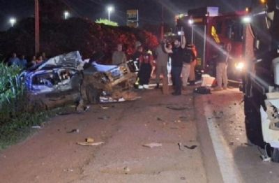 Motorista morre em grave acidente entre carro, carreta e caminho na BR-070