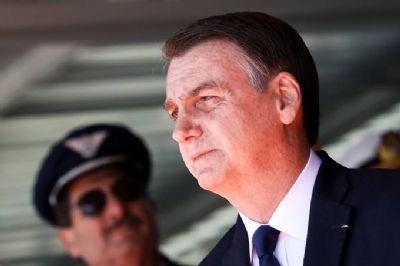 Para melhorar articulao, Bolsonaro avalia minirreforma ministerial