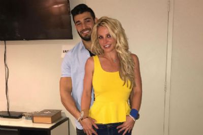 Namorado de Britney Spears visita a cantora todos os dias em clnica de sade mental