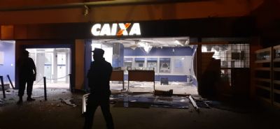 Criminosos explodem mais um caixa eletrnico em Cuiab