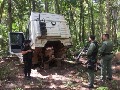 Polcia encontra desmanche de caminhes na zona rural de Diamantino