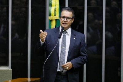 Capito Augusto retira candidatura  presidncia da Cmara dos Deputados