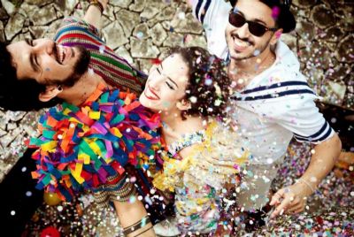 Feriado tem Carnaval da Gente 2020, rock, exposies e teatro