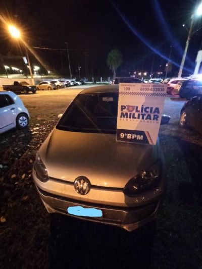 Trio suspeito de roubarem carros em Cuiab  preso pela polcia