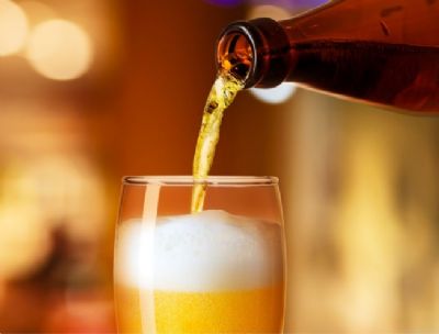 Pesquisa da OMS revela que o ser humano consome plstico at na cerveja