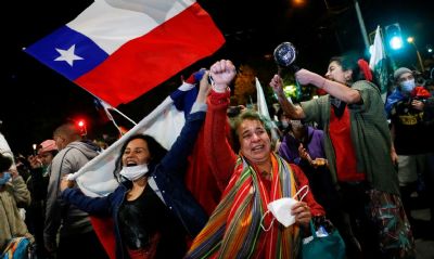 Em plebiscito, chilenos votam por redigir nova Constituio