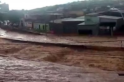 Sobe para 12 o nmero de mortes causadas pelas chuvas em Minas Gerais