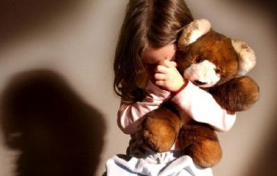 Menina de 8 anos denuncia ter sido estuprada pelo irmo em Vrzea Grande