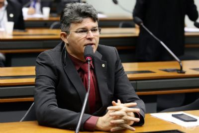 Juiz manda Medeiros reduzir tempo de Bolsonaro em sua propaganda eleitoral