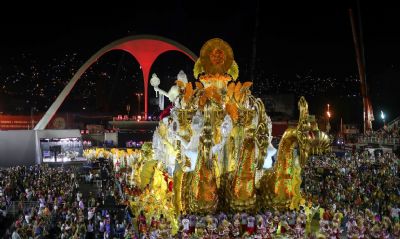 Rio e So Paulo adiam desfile de carnaval para feriado de Tiradentes