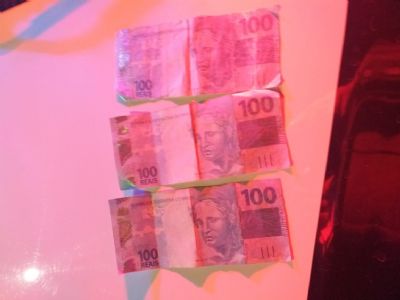Homem  preso por tentar passar dinheiro falso em comrcio do Tijucal