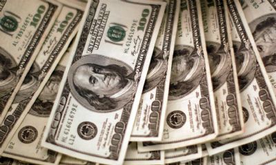 Tesouro capta US$ 2,25 bi no exterior com juros mais altos