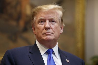 Trump celebra ritmo econmico e critica pedido de impeachment no Twitter