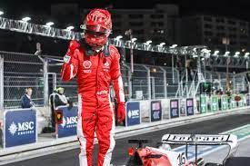 ​Charles Leclerc domina treino e conquista pole para o GP de Las Vegas de Fórmula 1