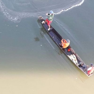 Grupo  flagrado praticando pesca ilegal no Rio Cuiab