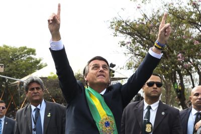 Bolsonaro vence no primeiro turno com 44,9% dos votos, diz pesquisa Brasmarket