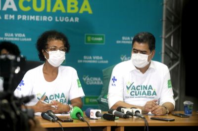 Servidores so hostilizados em postos de sade de Cuiab por falta de vacinas