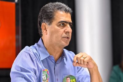 Emanuel se rene com Bolsonaro para pedir vacinas de compensao pela Copa Amrica