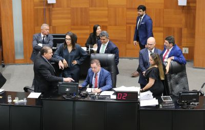 Com 18 votos, contas do governo de 2022 so aprovadas pela ALMT