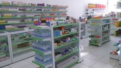 Representante de farmcias diz que populao ficar sem medicamentos; governo desmente
