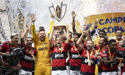 Flamengo bate Palmeiras nos pnaltis e leva Supercopa do Brasil