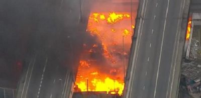 Em SP, incndio atinge a ponte do Jaguar na Marginal do Pinheiros