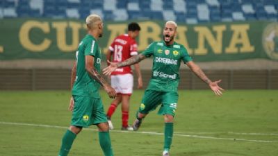Cuiab vence o Vila Nova-GO e abre vantagem nas quartas da Copa Verde