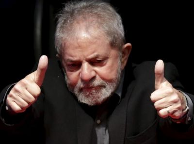 'Cad Queiroz?', questiona Lula em entrevista a jornais
