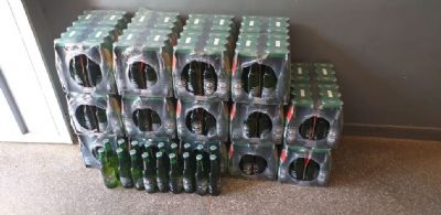 Homem  preso com 354 garrafas de Heineken furtadas