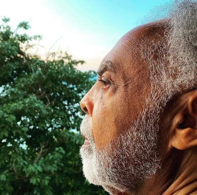 Gilberto Gil completa 80 anos de sabedoria, musicalidade e engajamento