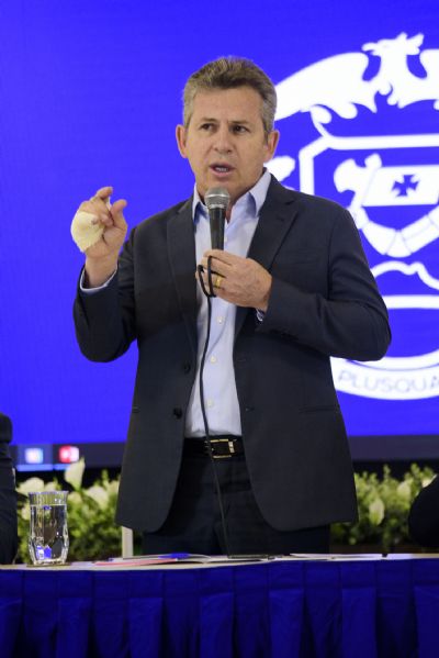Mendes rebate Bolsonaro e diz que proposta de iseno de ICMS  impraticvel
