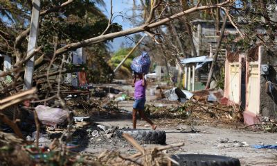 Risco de revolta ameaa frgil recuperao democrtica no Haiti