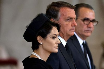 Bolsonaro participa de funeral da rainha Elizabeth II na Abadia de Westminster
