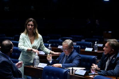 Em meio  discusso sobre aumento da misria, Senado confirma salrio mnimo de R$ 1.212