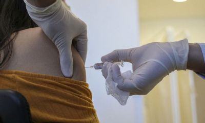 Populao de MT pode estar at 70% vacinada em outubro, avalia deputado