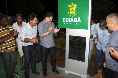 Comunidade do Residencial Marechal Rondon comemora nova praa e melhoria em campo de futebol